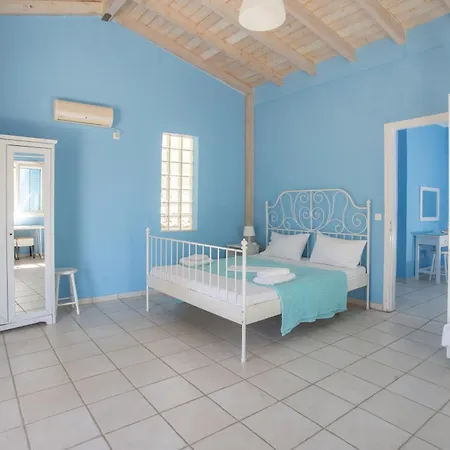 Blue White House Kalamíci