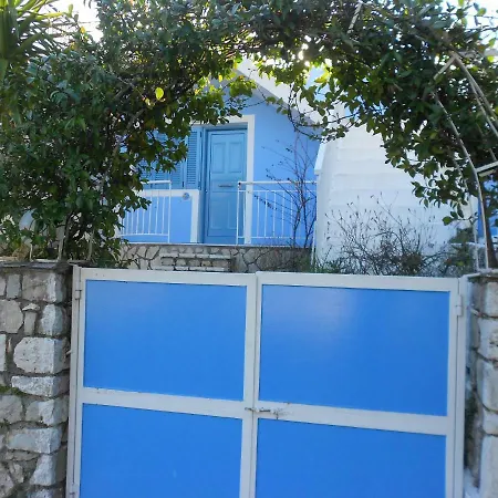 Blue White House Kalamitsi (Lefkada)