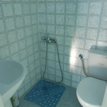 Blue White House Apartment *
