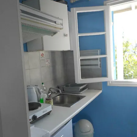 Blue White House Apartment *