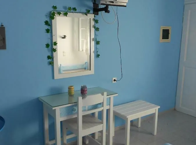 Blue White House Kalamítsi