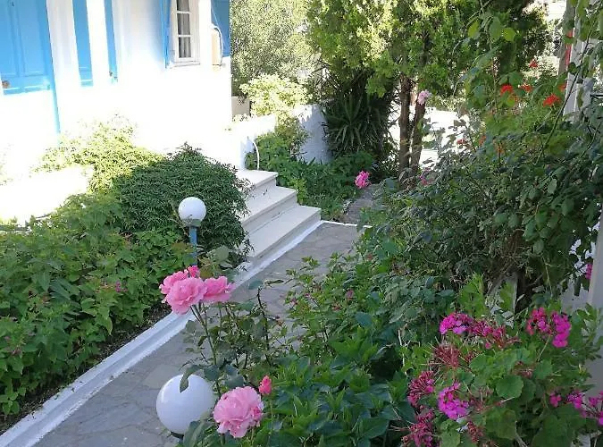 Blue White House アパート *